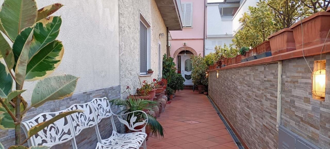 Lovely House Near The Beach Torre del Lago Puccini Eksteriør bilde